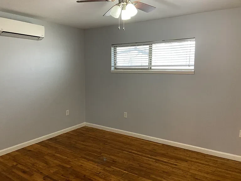 Apartment 18 bedroom with mini-split air conditioning